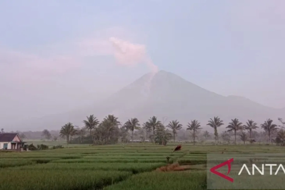  Gunung Semeru Masih Meluncurkan Awas Panas pada Senin 5 Desember 2022