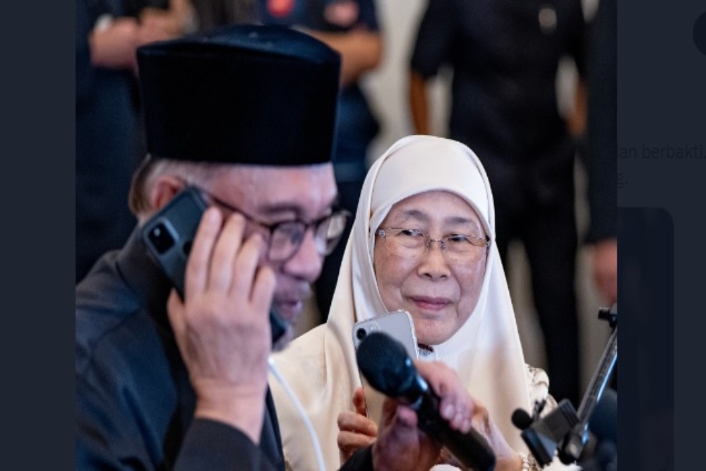 Pujian Anwar Ibrahim untuk Wan Azizah yang Berulang Tahun Ke-70