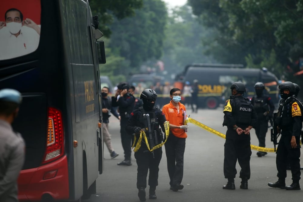  Bom Astanaanyar: Terduga Pelaku Bawa Tas Hitam dan Terobos Barisan Apel Pagi Polisi