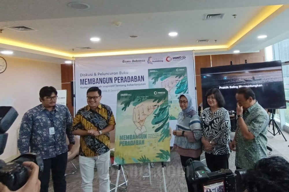  Mind ID Bersama Bisnis Indonesia Luncurkan Buku ‘Membangun Peradaban’