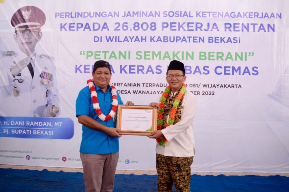 Foto: BPJSTK berkolaborasi dengan Pemerintah Kabupaten Bekasi, berikan perlindungan jaminan sosial ketenagakerjaan kepada 26.808 petani.