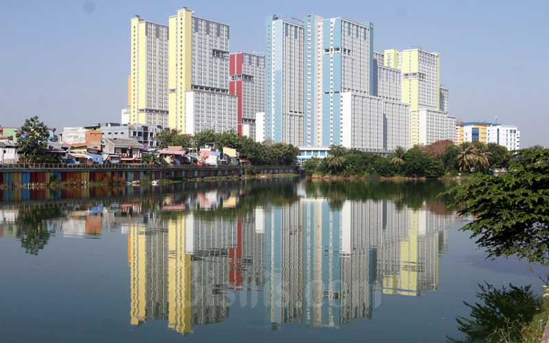 Update Covid Jakarta 12 Desember: Kasus Positif 438, Meninggal 2 Orang. Suasana Wisma Atlet Kemayoran dilihat dari Danau Sunter, Jakarta, Selasa (25/8/2020). Bisnis/Himawan L Nugraha