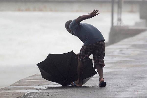  Cuaca Hari Ini 15 Desember: Jakarta Potensi Hujan Disertai Petir