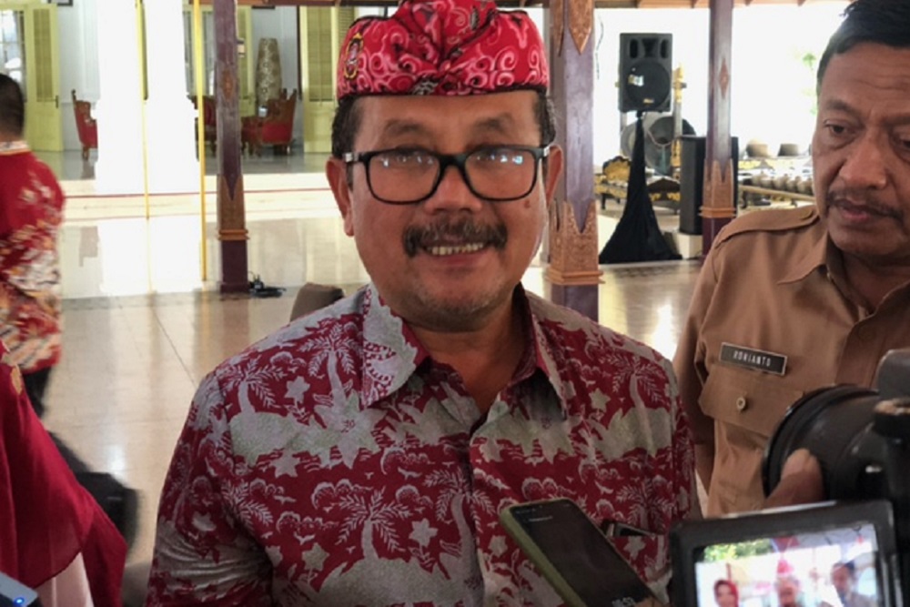 Bupati Cirebon Imron Rosyadi