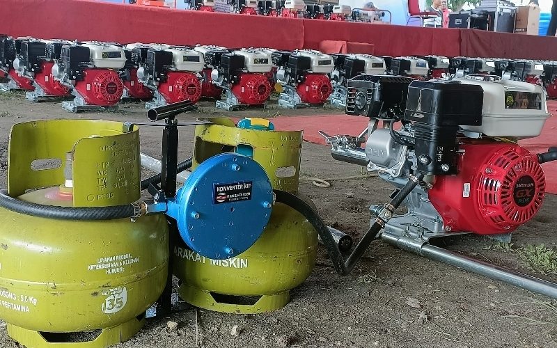  Pertamina Distribusikan Ribuan Paket Konversi LPG ke Nelayan dan Petani di Kampar