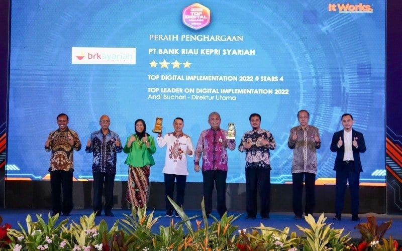  BRK Syariah Raih Dua Penghargaan di TOP Digital Award 2022