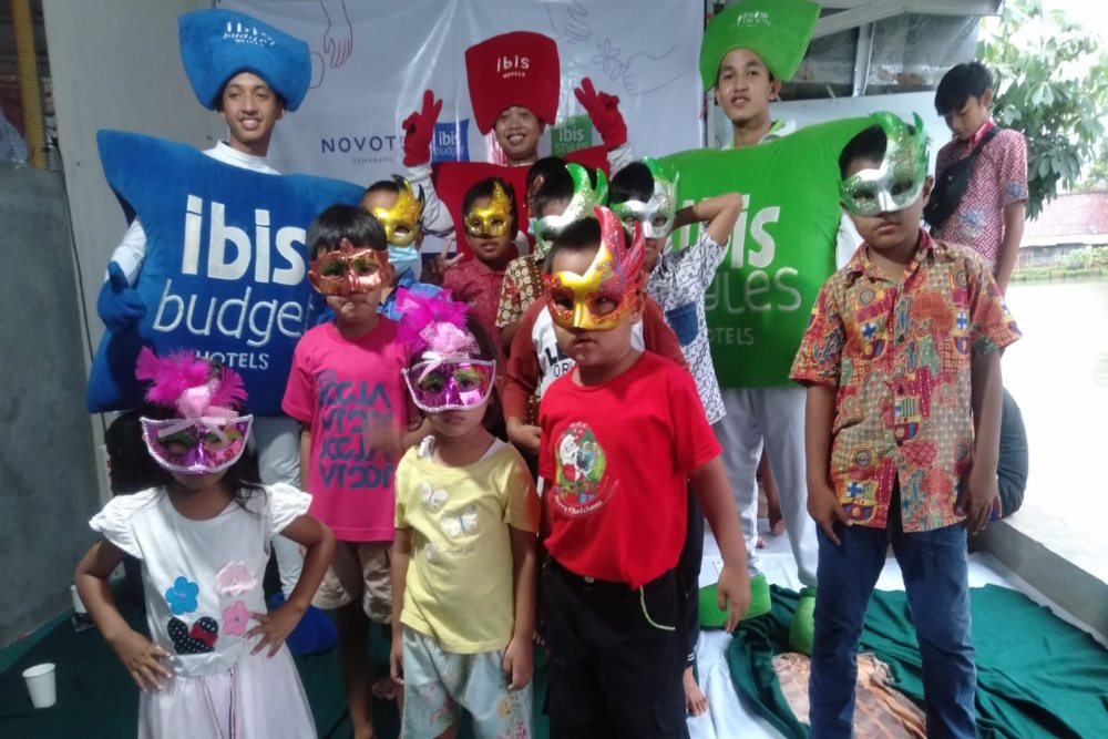  Jelang Natal, Jaringan Hotel Accor di Semarang Berbagi Kebahagiaan dengan Anak Panti Asuhan