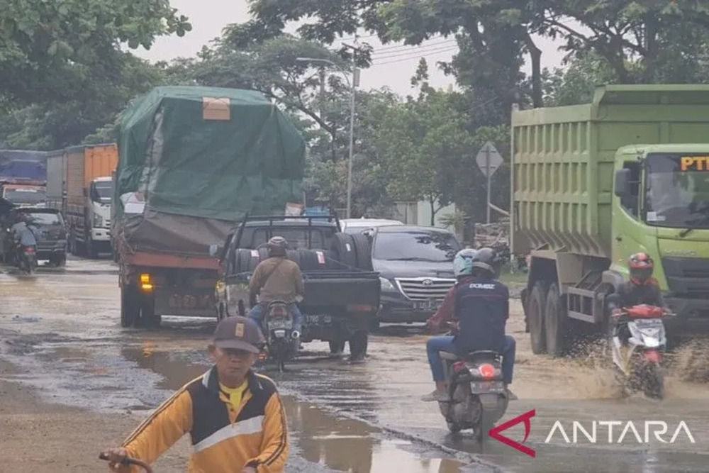  Limpasan Sungai Kaliombo Berdampak ke Jalan Pantura Pati