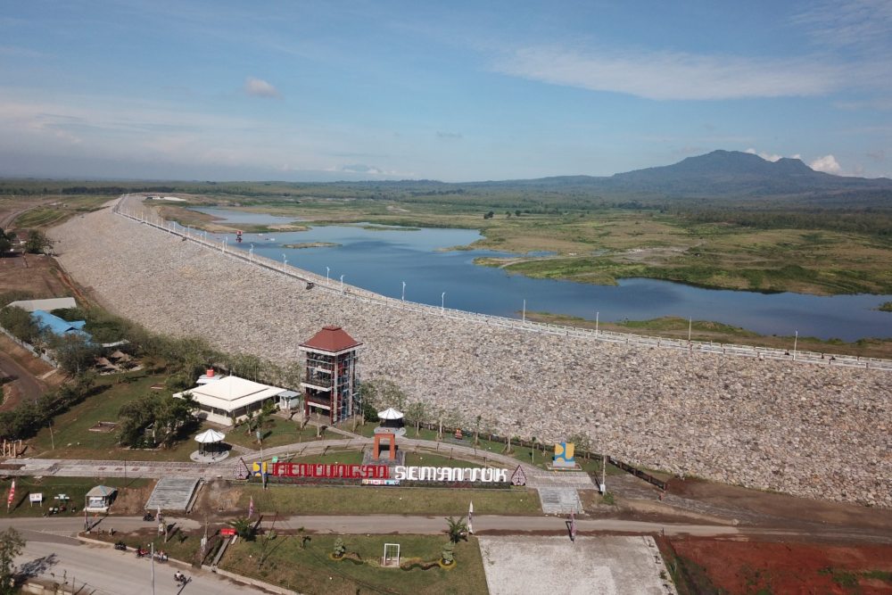  Jokowi Resmikan Bendungan Sematok, Dukung Pertanian dan Pariwisata Jatim