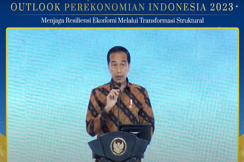 Presiden Joko Widodo memberikan kata sambutan dalam acara Outlook Perekonomian Indonesia 2022 di Hotel Ritz-Carlton, Jakarta pada Rabu (21/12/2022). Dok. Yotube Kemenko Perekonomian RI.