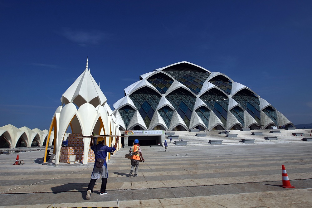  Masjid Al Jabbar Bisa Jadi Destinasi Utama Wisata Religi