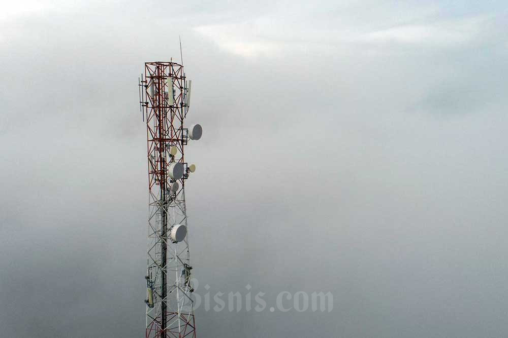 Foto udara salah satu Base Transceiver Station (BTS) di kawasan Sobo, Ngada, Nusa Tenggara Timur, Selasa (1/11/2022).  - Fanny Kusumawardhani
