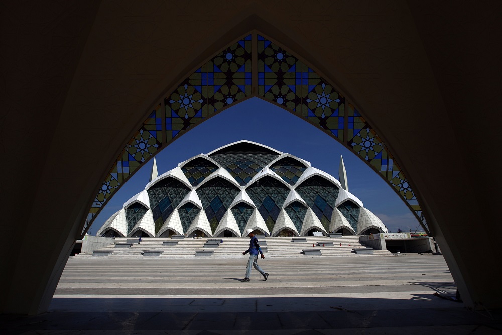  Masjid Al Jabbar Bisa Dongkrak Ekonomi Warga