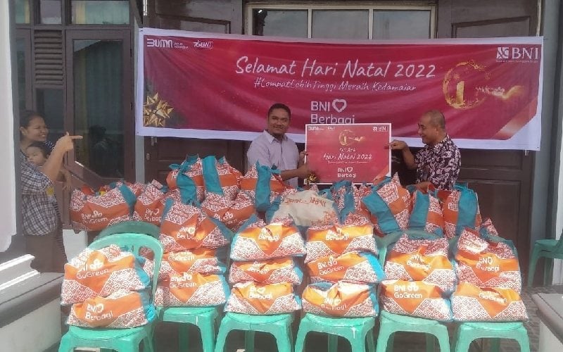  Momen Nataru, Bank BNI Bagikan Paket Sembako di Pekanbaru