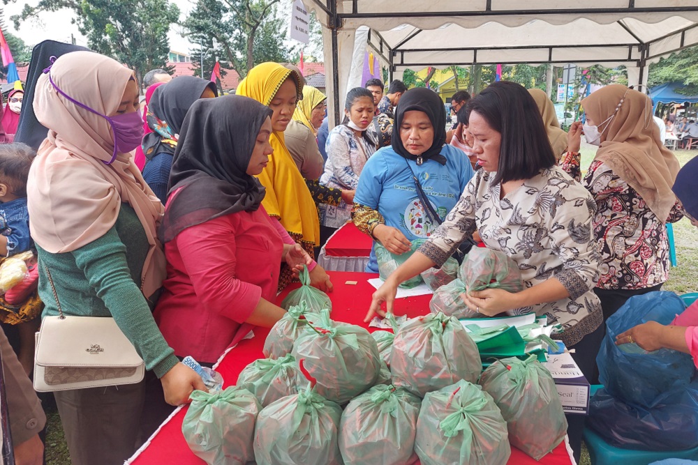 Pasar Murah yang merupakan hasil kolaborasi antara Pemerintah Kota Medan dengan seluruh stakeholder dilangsungkan dalam rangka menjaga ketersediaan bahan pokok dan menjaga stabilitas harga pasar./Bisnis-Ade Nurhaliza