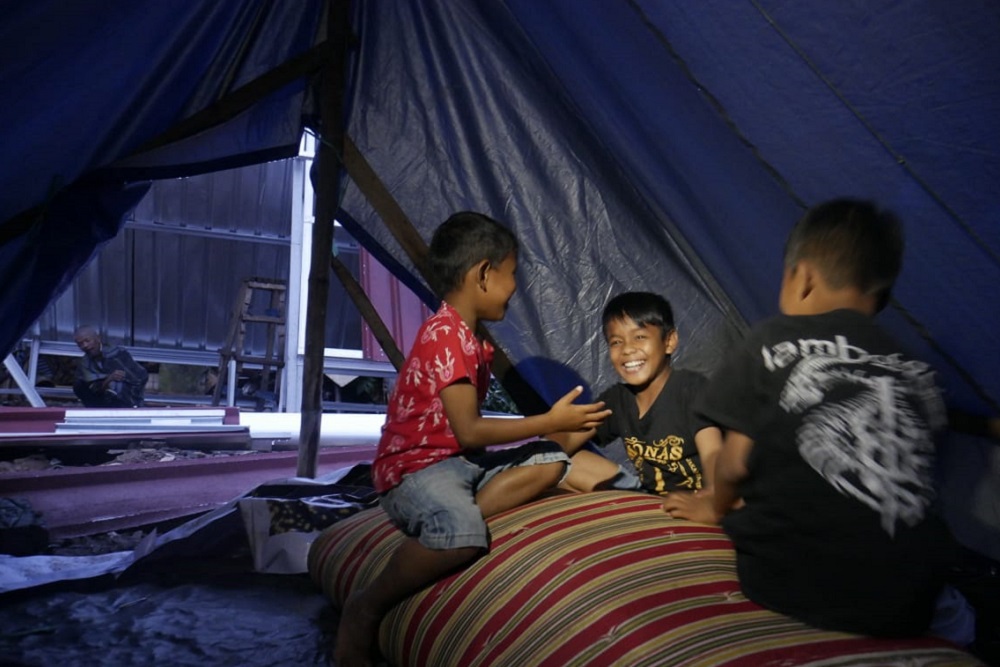 Warga terdampak gempa di Cianjur bertahan di tenda pengungsian