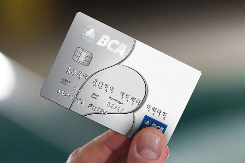 Ilustrasi kartu kredit BCA dengan jenis BCA Everyday Card. Dok. Point Geek. 