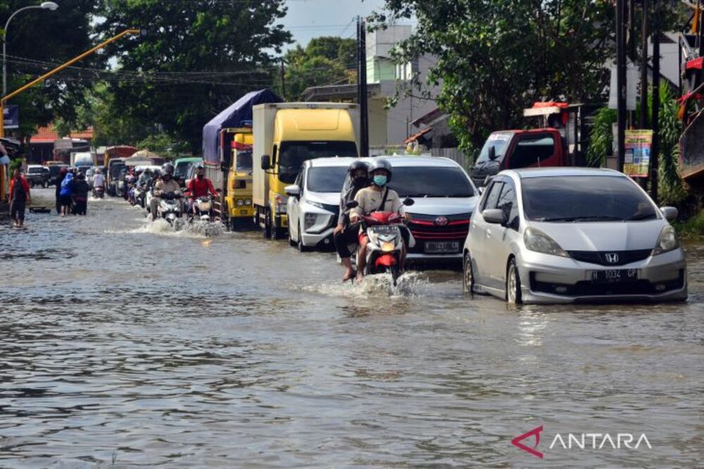  Banjir Semarang Merenggut Tiga Korban Jiwa