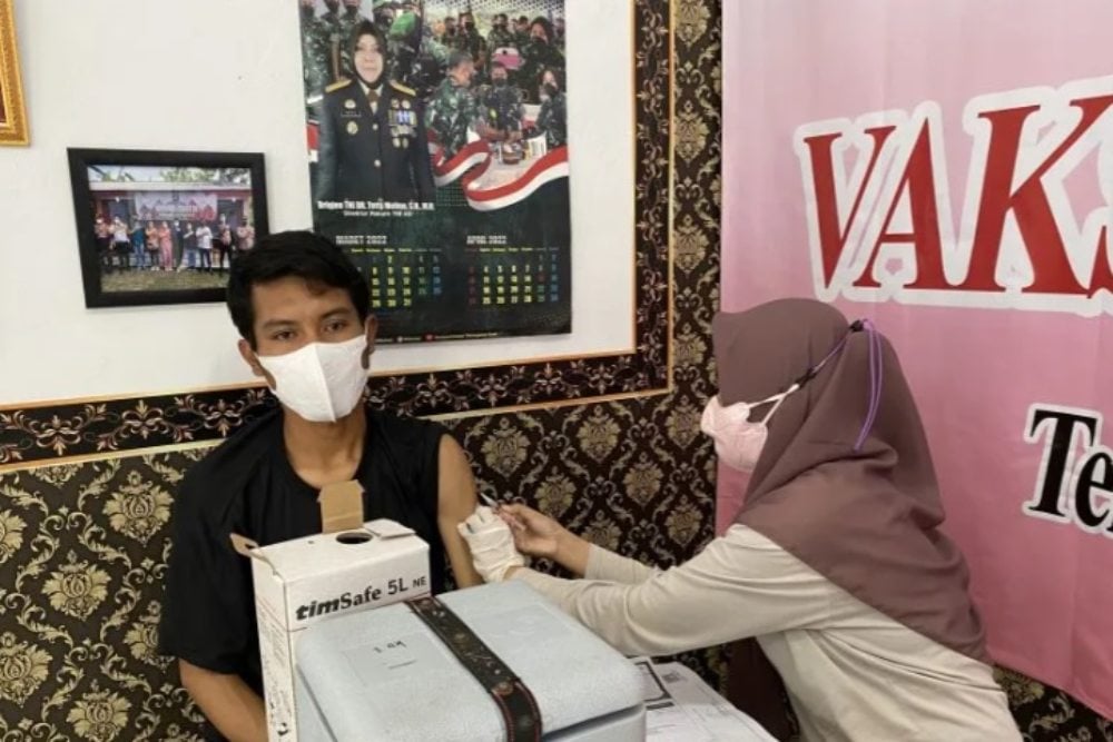  Vaksin Booster Tetap Wajib Bagi Pelaku Perjalanan Meski PPKM Dicabut