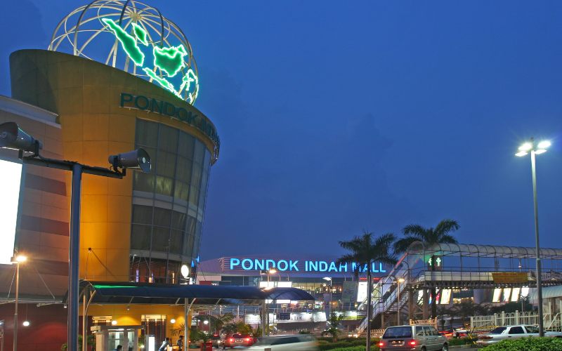 Area pintu masuk Pondok Indah Mall (PIM) di Jakarta Selatan. PIM merupakan salah satu portofolio pusat perbelanjaan yang dikelola PT Metropolitan Kentjana Tbk./pondokindahgroup.co.id