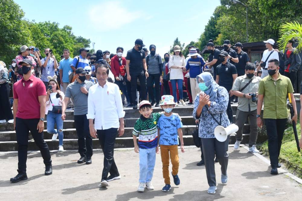 Ajak Cucu ke Candi Prambanan, Jokowi Promosikan Wisata Edukasi / Setpres