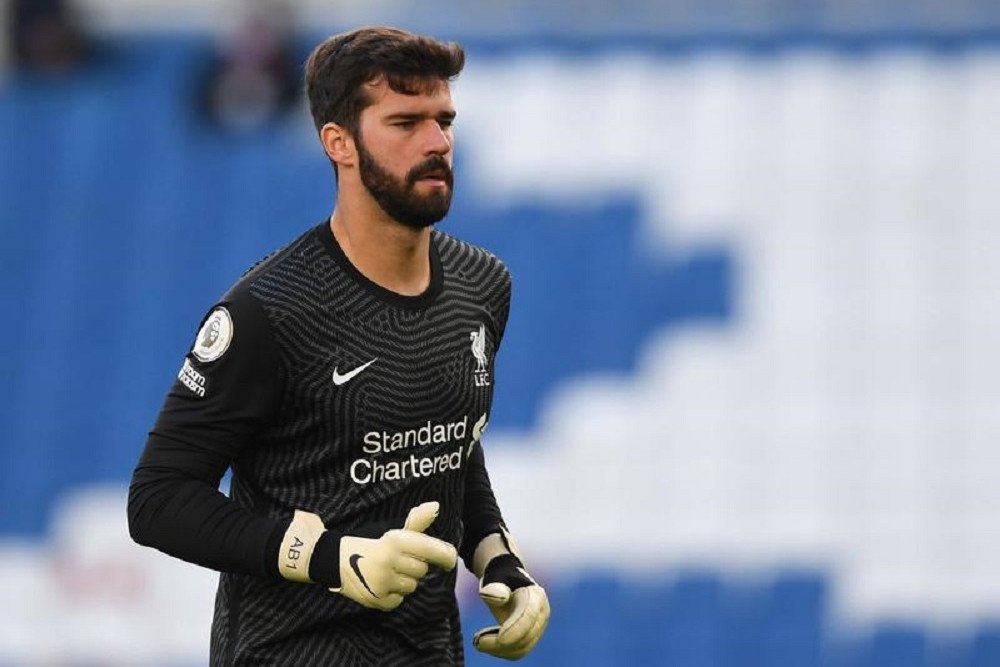  Video Dua Blunder Alisson yang Buat Liverpool Ditahan Wolves