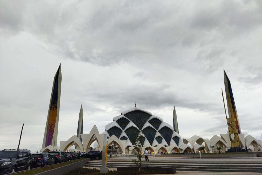  Hentikan Polemik, Saatnya Makmurkan Masjid Raya Al Jabbar