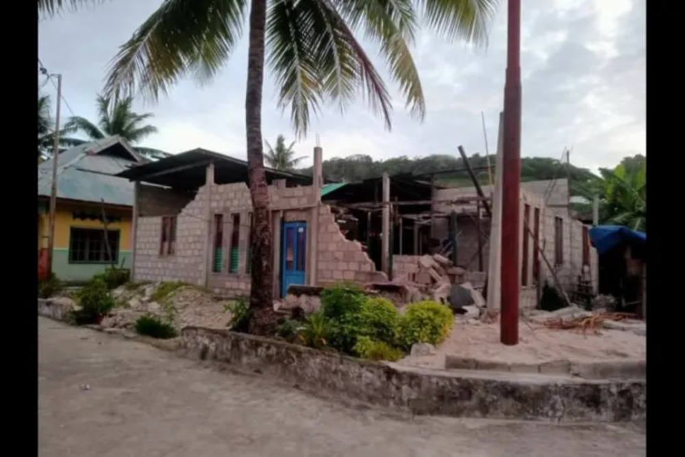 Gempa Magnitudo 7,5 di Kepulauan Tanimbar Merusak Rumah Warga
