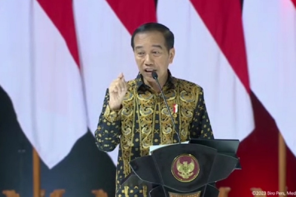 Presiden Jokowi memberikan sambutan dalam acara Rakornas Pertumbuhan Ekonomi dan Pengendalian Inflasi Kepala Daerah dan Forkopimda bersama Presiden RI bertempat di Sentul International Convention Center Bogor, Selasa (17/1/2023).