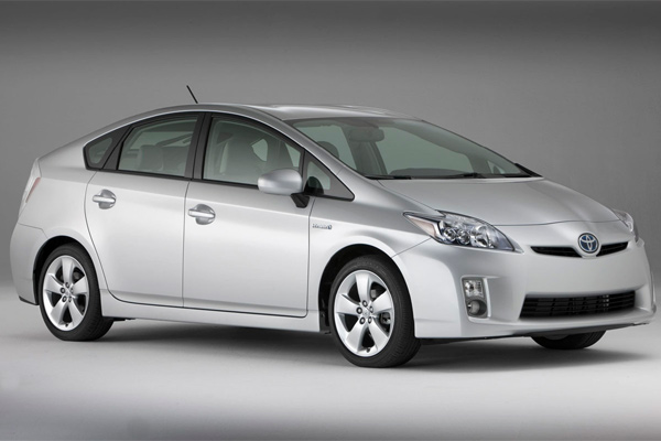  Iritnya Toyota Prius Series Parralel Hybrid Konsumsi BBM Diklaim Tembus 32,6 Km/liter