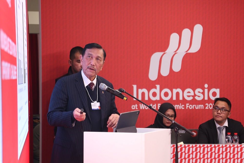  Luhut: Indonesia Tak Akan Impor Bahan Bakar Fosil Mulai 2045