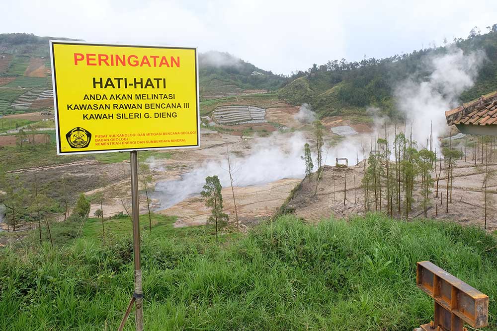  Status Gunung Api Dieng Nasik Menjadi Waspada