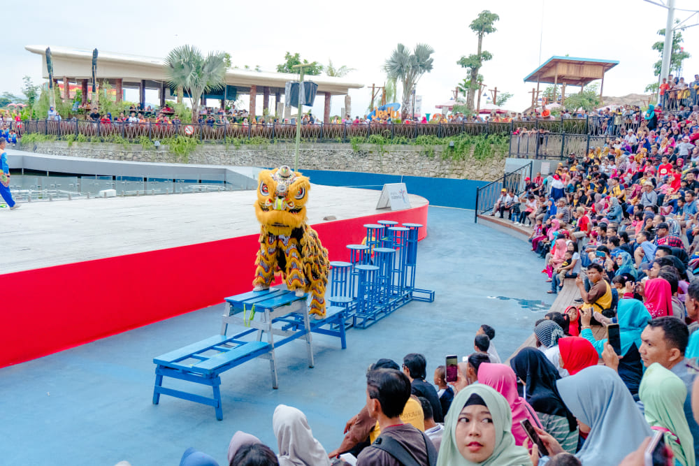 Dewa Cai Shen Bakal Bagi Angpao di Saloka Theme Park
