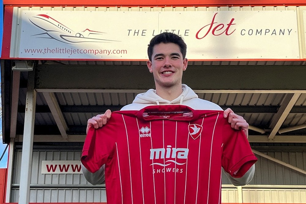  Ditarik dari Tim Kasta Keempat, Elkan Baggott Gabung Cheltenham Town FC