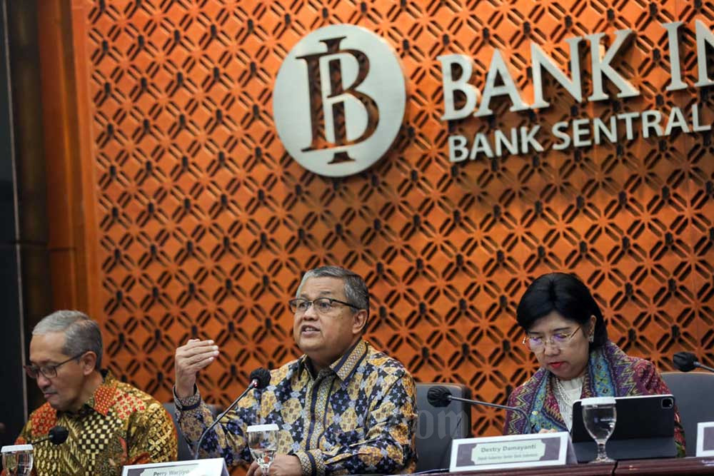 Gubernur Bank Indonesia Perry Warjiyo memberikan pemaparan dalam konferensi pers Rapat Dewan Gubernur (RDG) di Jakarta, Kamis (19/1/2023). Bisnis - Himawan L Nugraha