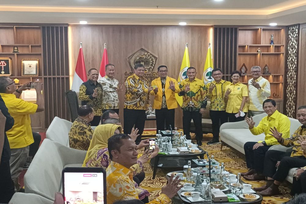 Airlangga Tugaskan Ridwan Kamil Tingkatkan Suara Golkar di Jawa I, Ini Targetnya