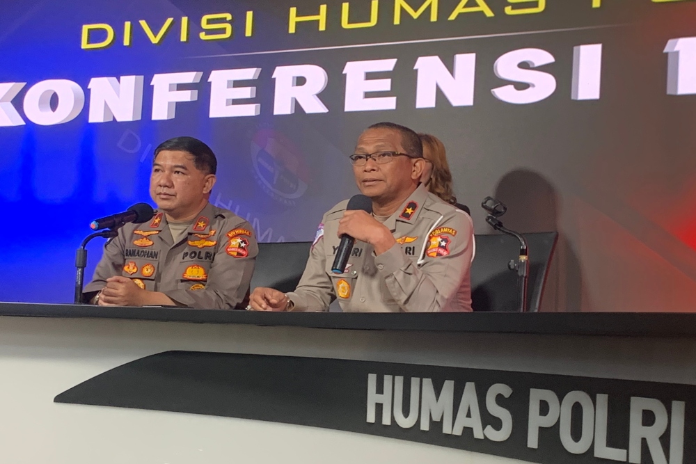 Direktur Regident Korlantas Polri, Brigjen Pol Yusri Yunus saat memberikan konferensi pers di Jakarta, Kamis (26/1/2023).