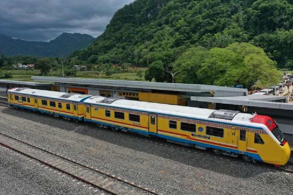  Kereta Api Pertama di Sulawesi: Membentang 145 Kilometer, Lewati 9 Stasiun