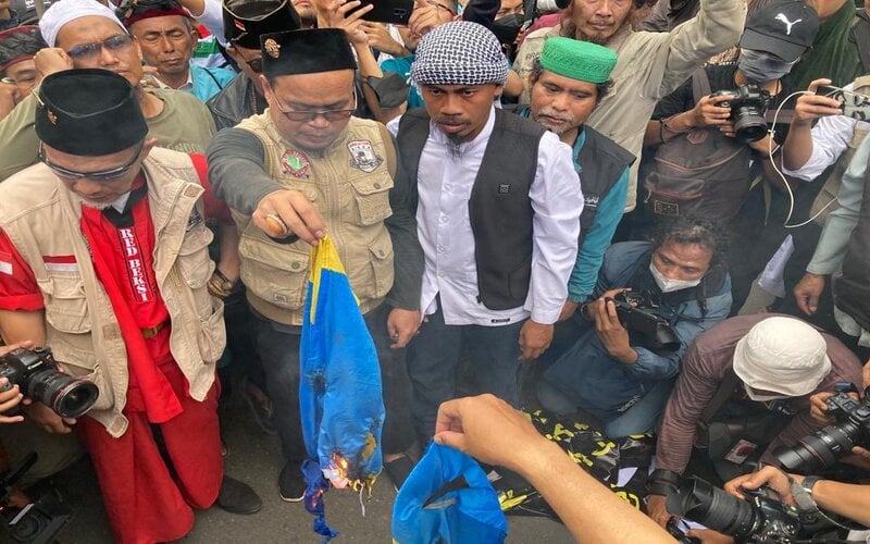  Massa Aksi Bakar Bendera Swedia, Protes Pembakaran Al Quran