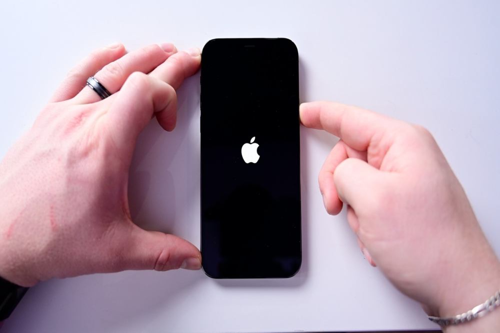  8 Cara Restart iPhone untuk Berbagai Tipe dengan Gampang