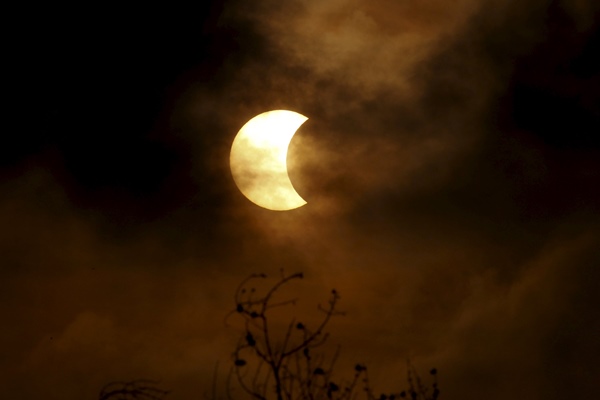 Gerhana matahari/Reuters