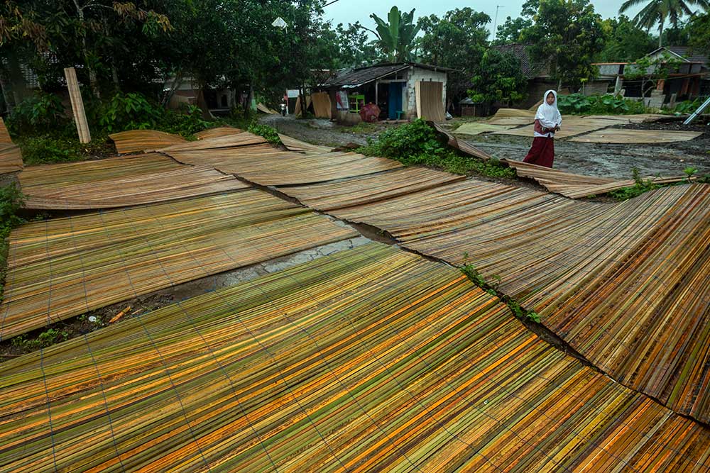  Melihat Lebih Dekat Kampung Perajin Kerai di Banten