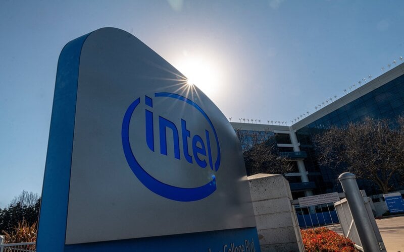 Papan logo Intel di kantor pusatnya di Santa Clara, California, AS/Bloomberg