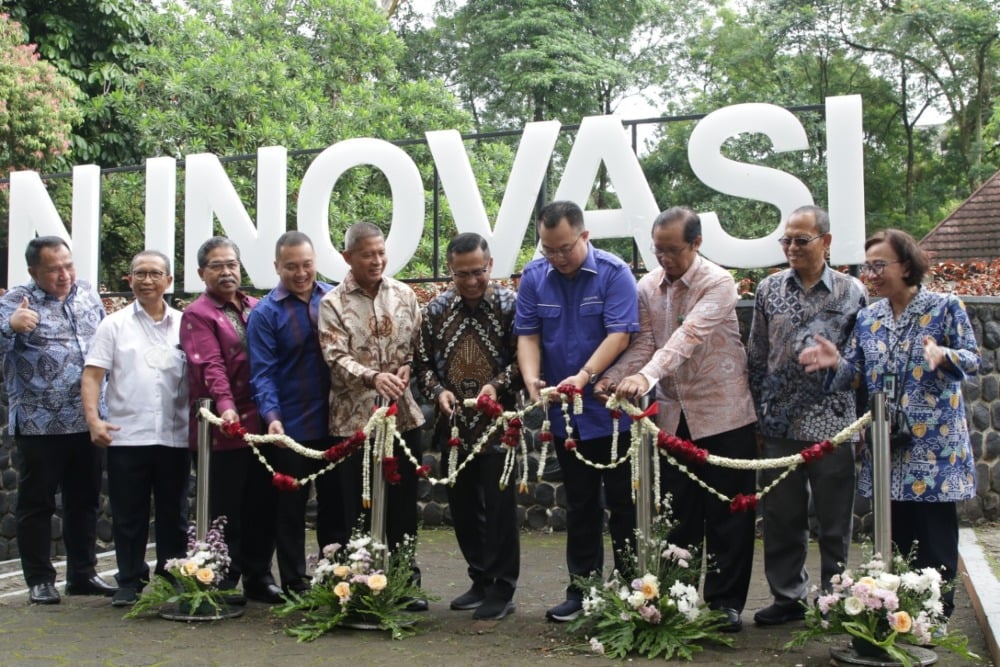 Peresmian Taman Plaza Inovasi IPB. Bentuk dukungan Sinar Mas terhadap Institut Pertanian Bogor (IPB) untuk menjadi green campus