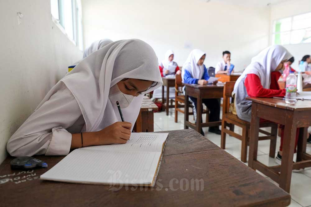 Ilustrasi pelajar SMP. Bisnis/Suselo Jati