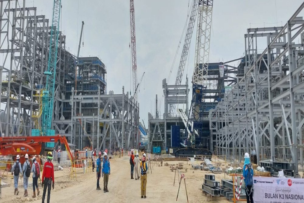 Konstruksi smelter baru milik PT Freeport Indonesia di Gresik, Jawa Timur/Bisnis-Nyoman Ari Wahyudi