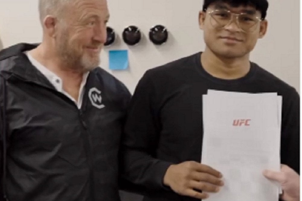 Petarung Indonesia Jeka Saragih resmi mendapat kontrak dari UFC, Kamis (9/2/2023)/Instagram @mola.sport.