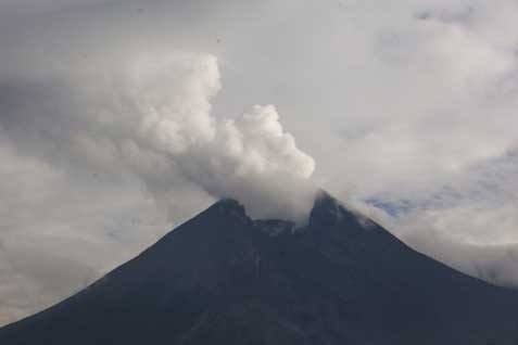 Ilustrasi Gunung Merapi 
