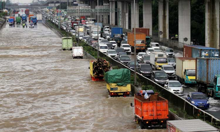  Banjir Bekasi Rendam 130 Rumah Warga, Ketinggian 80 Sentimeter