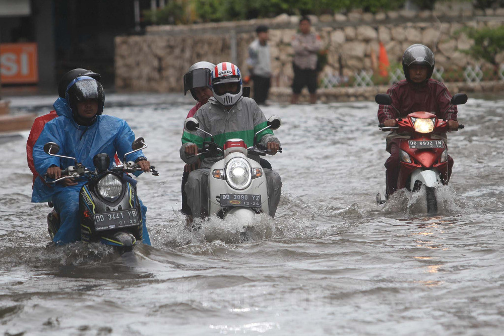  Sejumlah Wilayah di Makassar Terendam Banjir